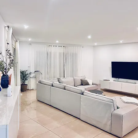 Moderne Avec Piscine Bali Et Jacuzzi